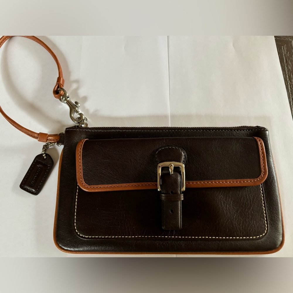 Coach Wristlet w/Front Pocket